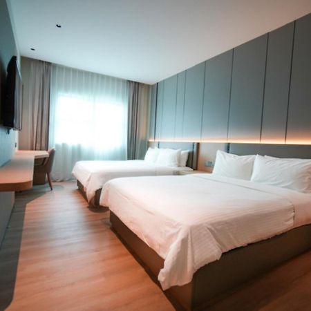 The Inn Bintulu Bagian luar foto