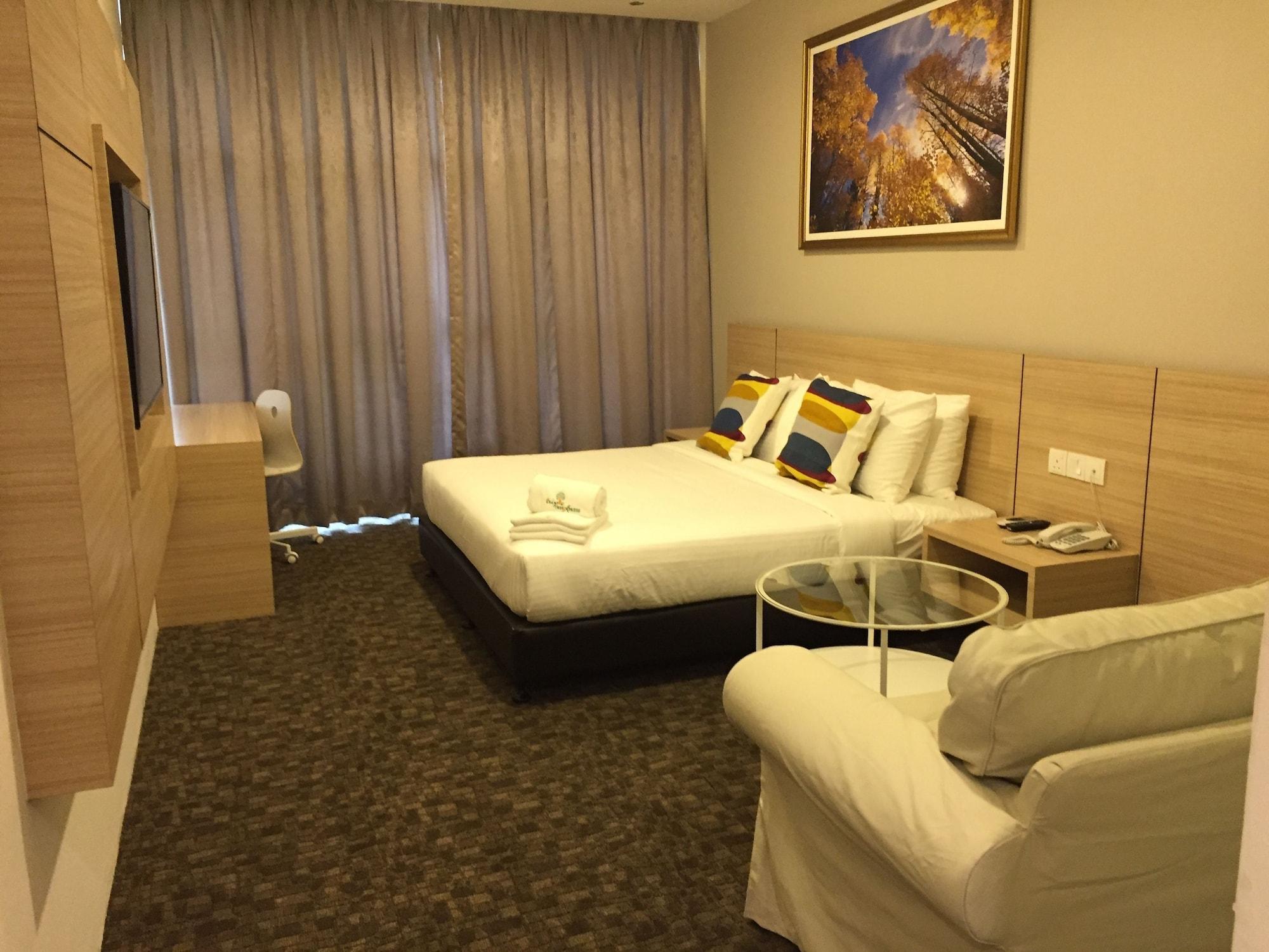 The Inn Bintulu Bagian luar foto