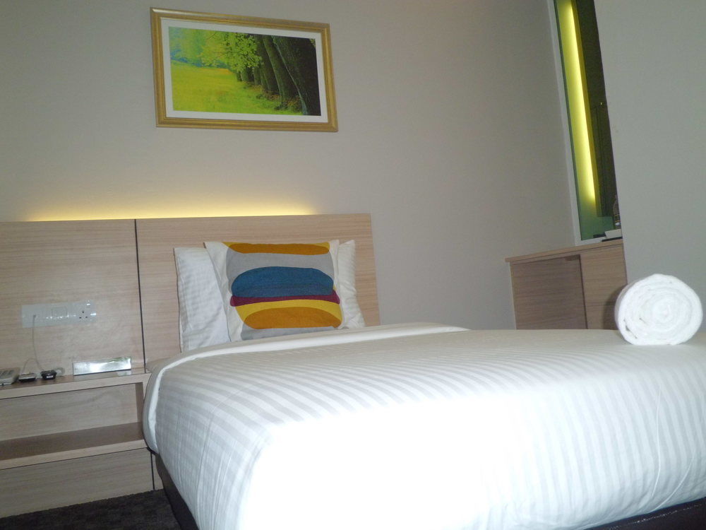 The Inn Bintulu Bagian luar foto